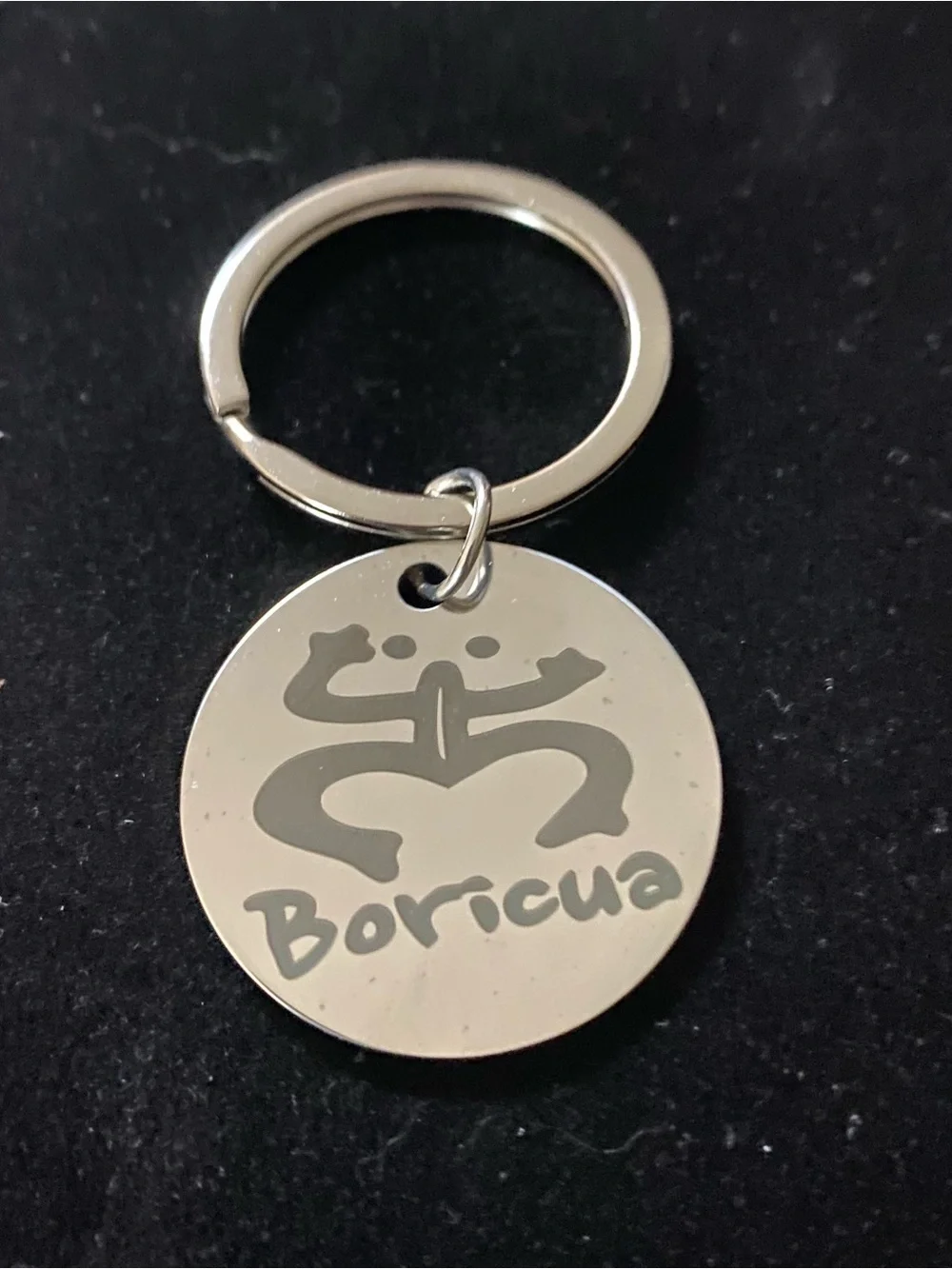 Stainless Steel Boricua Script Round Keychain - White & Black